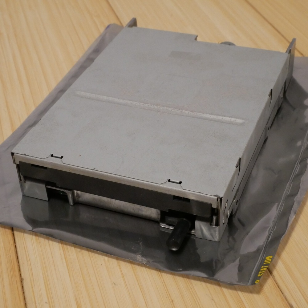 Teac 3.5 inch 1.44MB Internal Floppy Disk Drive FD-235HG Tested & Working - 16‎